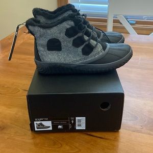 Sorel boots, women size 9